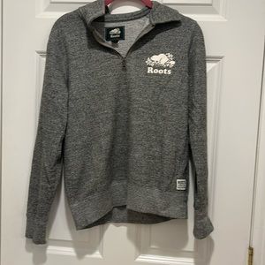 Roots Grey Quarter Zip Swestshirt.